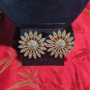 Avon Post Back Flowered Earrings
